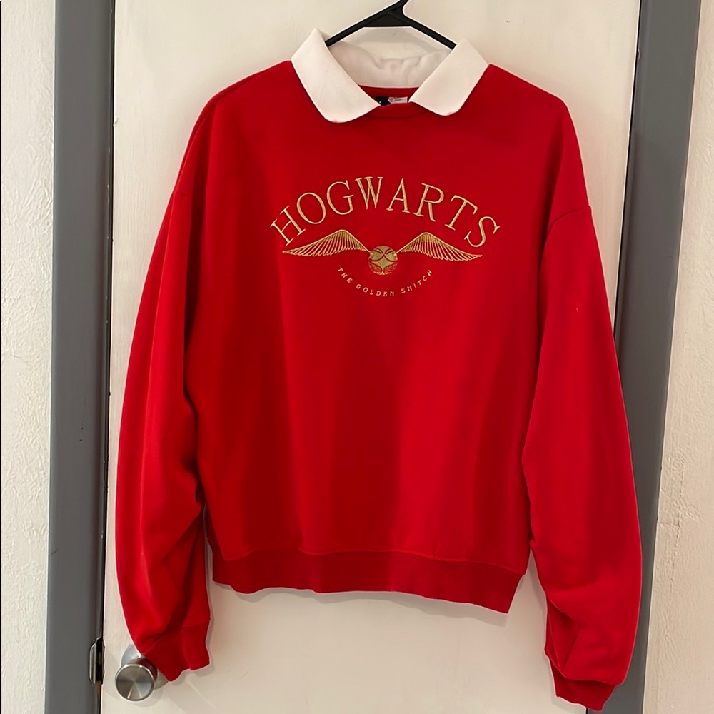 Hogwarts Red Sweatshirt with White Collar